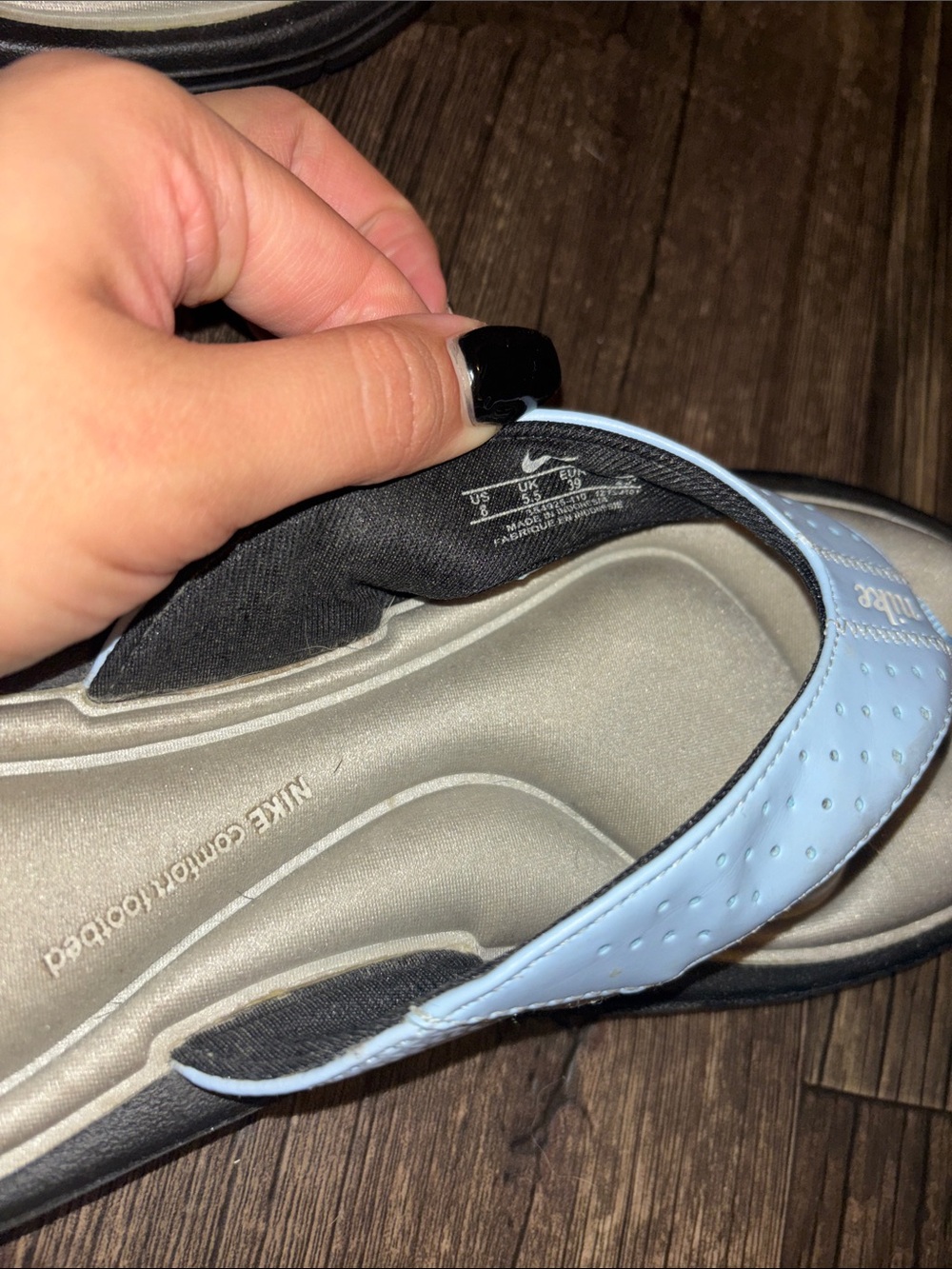 Nike Women’s Light Blue Thong Slide Sandals - Picture 4 of 6